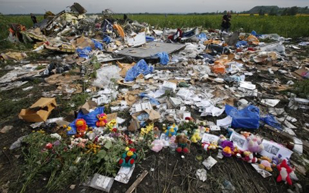 Hiện trường vụ máy bay MH17.